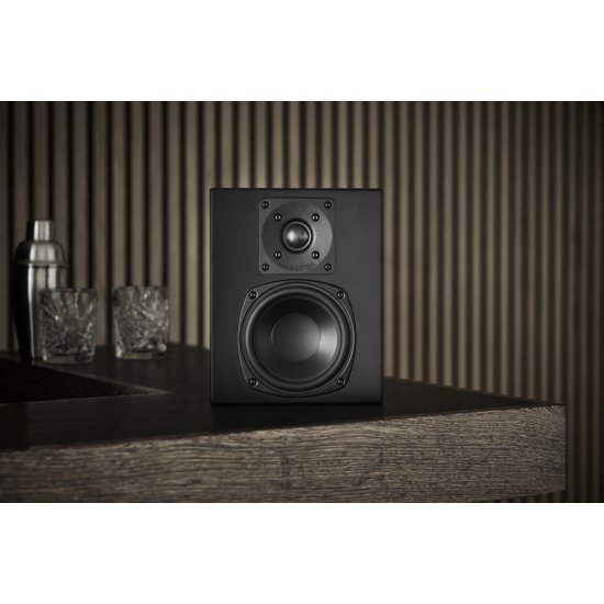 M&K Sound D85 garso kolonėlė M&K Sound D85 garso kolonėlė
