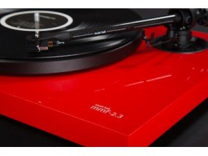 Atnaujinti Music Hall vinilinių plokštelių grotuvai