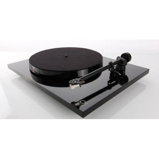 Rega Planar 1 Plus patefonas su fono korektoriumi Rega Planar 1 Plus patefonas su fono korektoriumi