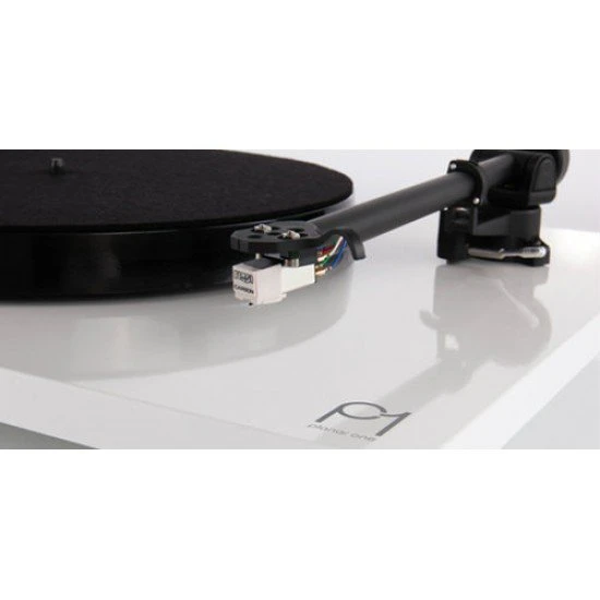 Rega Planar 1 Plus patefonas su fono korektoriumi Rega Planar 1 Plus patefonas su fono korektoriumi